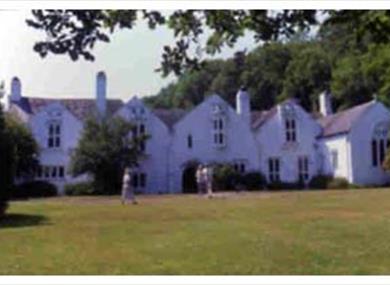 Bradley Manor
