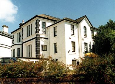 Coombe Bank Hotel