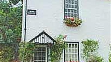 Thumbnail for Gardeners Cottage