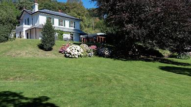 Singleton Manor